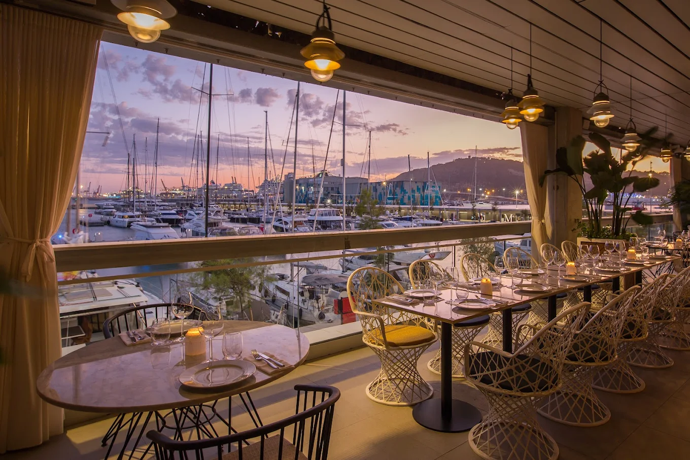 Velissima ristorante vista mare a Barcellona Marina Vela