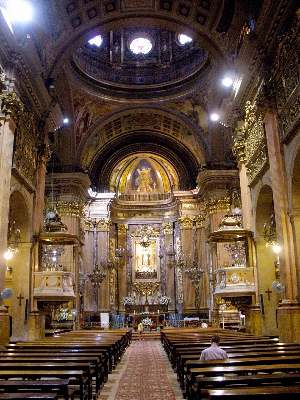 Interno o dettaglio della Basilica de la Mercè a Barcellona