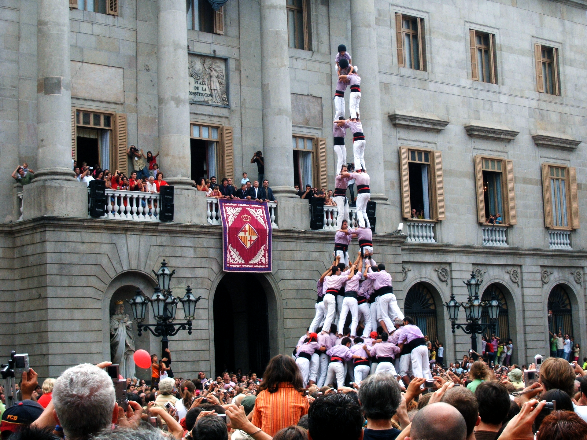 Castell davanti al Municipio di Barcellona
